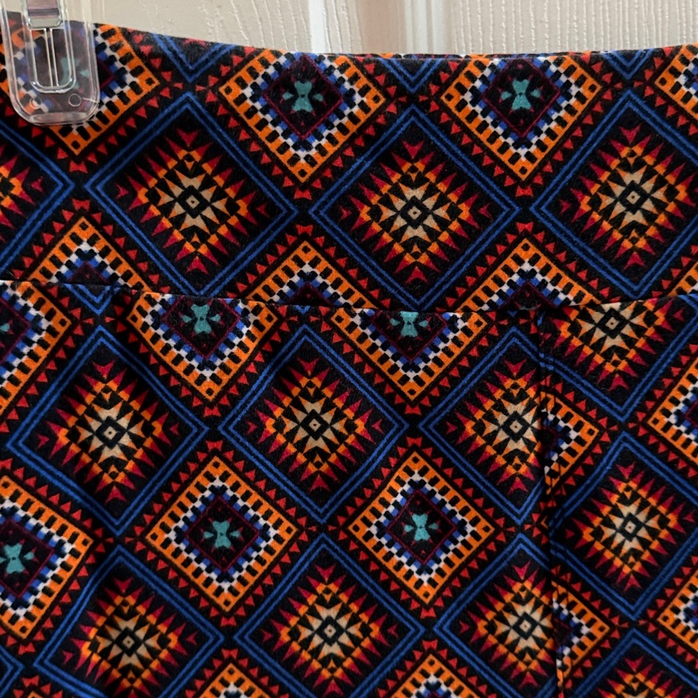 LuLaRoe multi-colored Diamond Pattern leggings - … - image 2